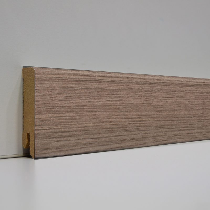 Laminate’s Skirting P050280